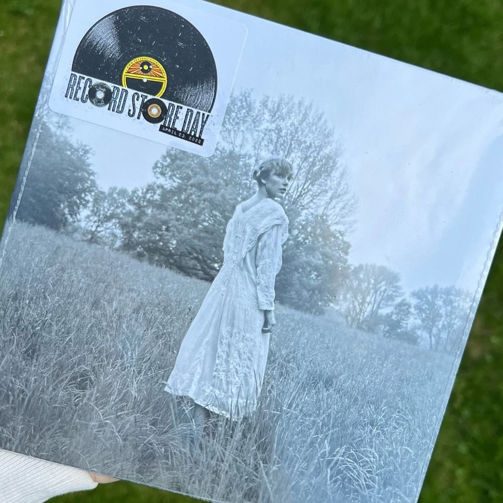 SOLD // The Lakes 7 Inch RSD Vinyl Taylor Swift - Picture 1 of 4